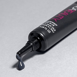 Wasserfester Falsche-Wimpern-Kleber